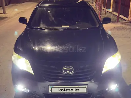 Toyota Camry 2006 года за 4 000 000 тг. в Атырау – фото 2