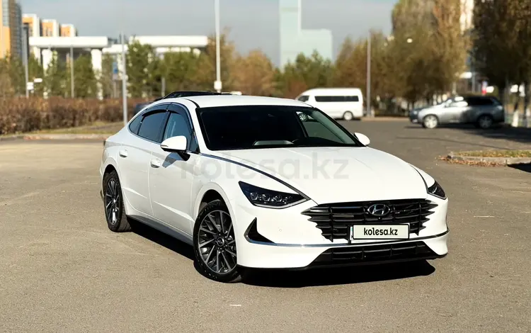 Hyundai Sonata 2023 годаfor13 700 000 тг. в Астана