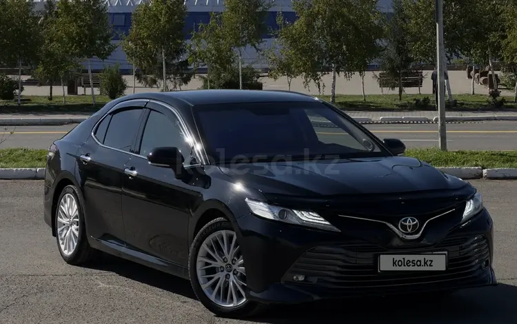 Toyota Camry 2018 года за 10 900 000 тг. в Уральск