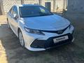 Toyota Camry 2023 года за 15 800 000 тг. в Актобе – фото 2