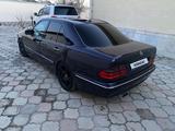 Mercedes-Benz E 320 2000 года за 5 500 000 тг. в Шымкент – фото 2