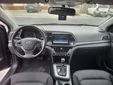 Hyundai Elantra 2018 года за 7 700 000 тг. в Шымкент – фото 2