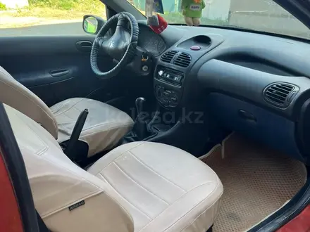 Peugeot 206 2001 года за 800 000 тг. в Уральск – фото 3