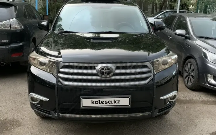 Toyota Highlander 2013 года за 16 500 000 тг. в Караганда