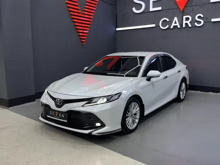 Toyota Camry 2021 года за 13 300 000 тг. в Астана – фото 2