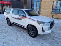 Toyota Hilux 2023 года за 24 500 000 тг. в Актобе