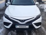 Toyota Camry 2022 года за 14 000 000 тг. в Шымкент
