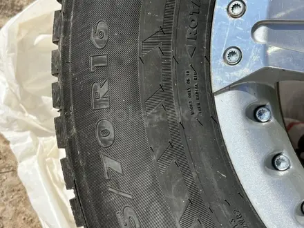 Шины 265/70 r16 зимние с дисками. Ниссан Патрол Y61 за 500 000 тг. в Астана – фото 4