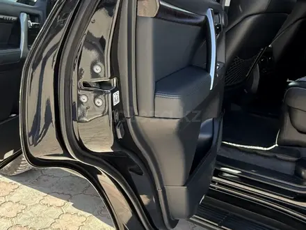 Toyota Land Cruiser 2013 года за 23 000 000 тг. в Актау – фото 25