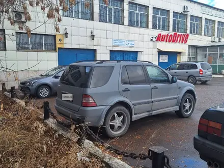 Mercedes-Benz ML 320 2000 года за 2 800 000 тг. в Караганда – фото 3