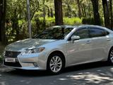 Lexus ES 300h 2012 года за 13 000 000 тг. в Алматы