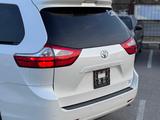 Toyota Sienna 2015 годаfor14 000 000 тг. в Актау – фото 4