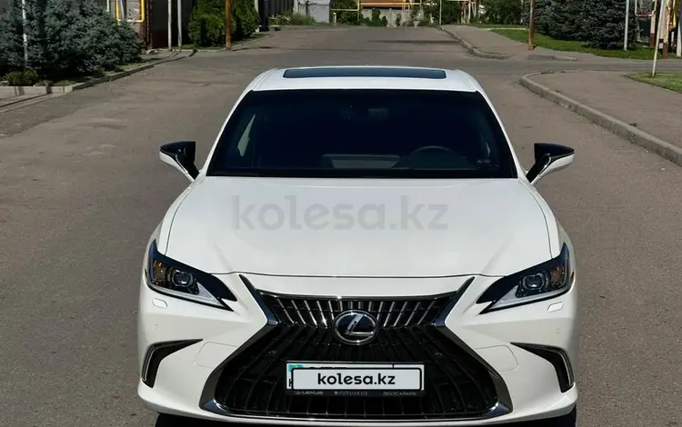 Lexus ES 250 2022 годаfor25 500 000 тг. в Алматы