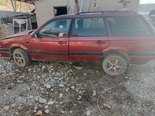 Volkswagen Passat, 1990