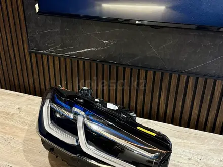 Передние фары BMW G30 Laser оригинал за 480 000 тг. в Астана – фото 3