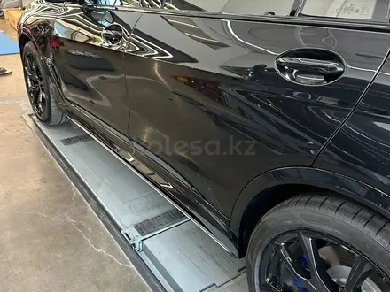 BMW X7 2023 года за 61 380 000 тг. в Алматы – фото 17