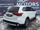 Mitsubishi Outlander 2017 года за 8 990 000 тг. в Актобе – фото 3