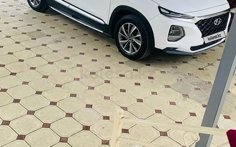 Hyundai Santa Fe 2019 года за 16 000 000 тг. в Шымкент