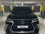 Lexus LX 570 2018 года за 50 000 000 тг. в Астана