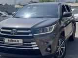 Toyota Highlander 2018 года за 18 500 000 тг. в Алматы – фото 2