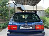 Volkswagen Passat 1995 годаfor2 300 000 тг. в Шымкент – фото 2