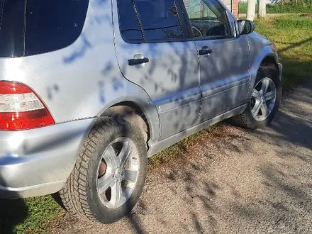 Mercedes-Benz ML 320 2002 года за 4 700 000 тг. в Талгар – фото 2