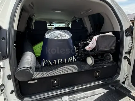 Toyota Land Cruiser Prado 2023 года за 50 000 000 тг. в Астана – фото 12