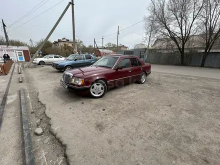 Mercedes-Benz E 230 1989 года за 1 750 000 тг. в Петропавловск