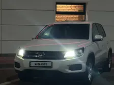 Volkswagen Tiguan, 2011