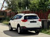 Toyota RAV4 2013 года за 8 500 000 тг. в Актобе – фото 2