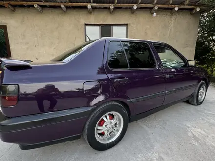 Volkswagen Vento 1993 года за 1 000 000 тг. в Шымкент