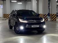 Toyota Highlander 2019 года за 23 500 000 тг. в Астана