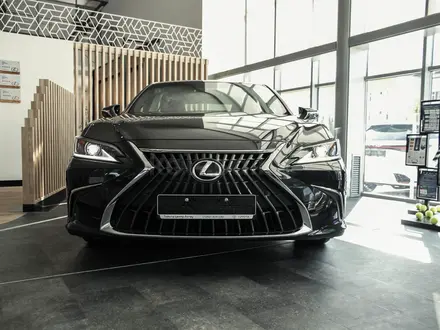 Lexus ES 250 2024 года за 28 750 000 тг. в Актобе – фото 4