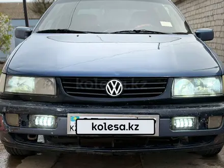 Volkswagen Passat 1995 года за 1 250 000 тг. в Уральск – фото 5