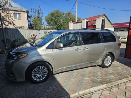 Toyota Sienna 2015 года за 12 000 000 тг. в Алматы – фото 13