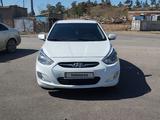 Hyundai Solaris 2013 года за 5 000 000 тг. в Щучинск – фото 2