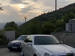 Mercedes-Benz E 280