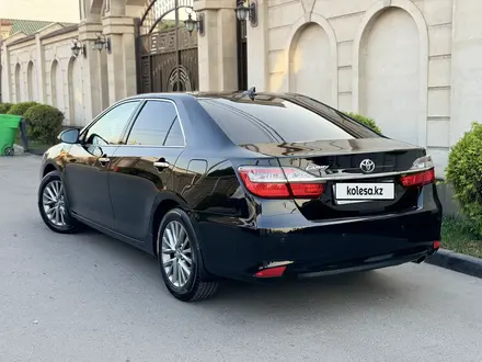 Toyota Camry 2017 года за 13 300 000 тг. в Алматы – фото 4