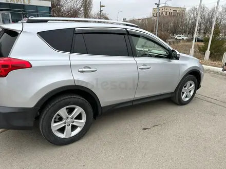 Toyota RAV4 2013 года за 10 500 000 тг. в Атырау – фото 2