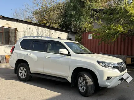 Toyota Land Cruiser Prado 2022 года за 25 900 000 тг. в Алматы – фото 3