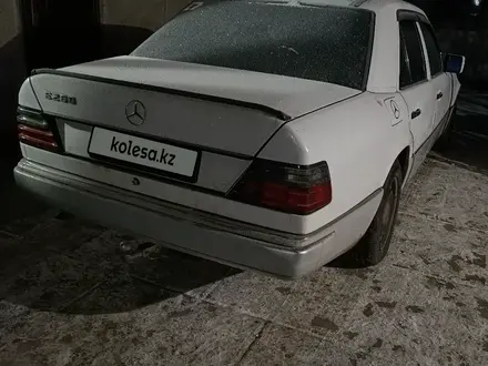 Mercedes-Benz E 230 1991 года за 1 600 000 тг. в Шу – фото 3