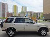 Honda CR-V 2001 годаүшін3 900 000 тг. в Астана – фото 2