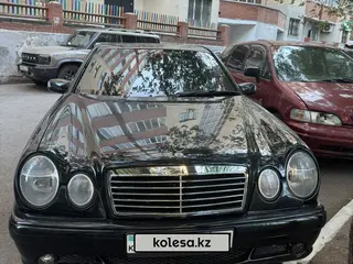 Mercedes-Benz E 320