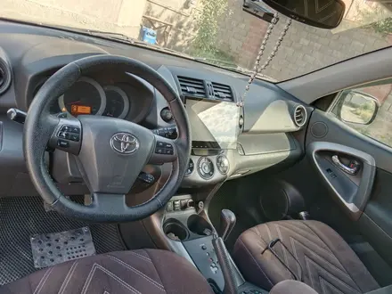 Toyota RAV4 2011 года за 9 800 000 тг. в Шымкент – фото 4