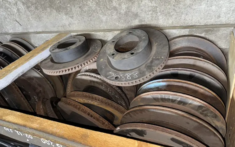 Тормозные диски за 5 000 тг. в Алматы