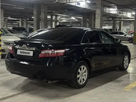 Toyota Camry 2011 года за 6 990 000 тг. в Алматы – фото 3