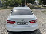 Toyota Camry 2020 года за 14 500 000 тг. в Талдыкорган – фото 2