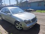 Mercedes-Benz C 200 2001 года за 2 400 000 тг. в Алматы – фото 2