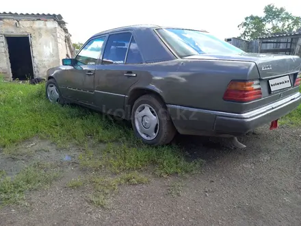 Mercedes-Benz E 230 1992 года за 750 000 тг. в Макинск – фото 6