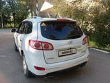 Hyundai Santa Fe 2011 года за 6 600 000 тг. в Актобе – фото 4